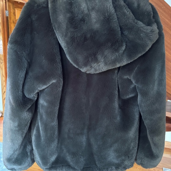 Faux Fur Jacket - Picture 2 of 3